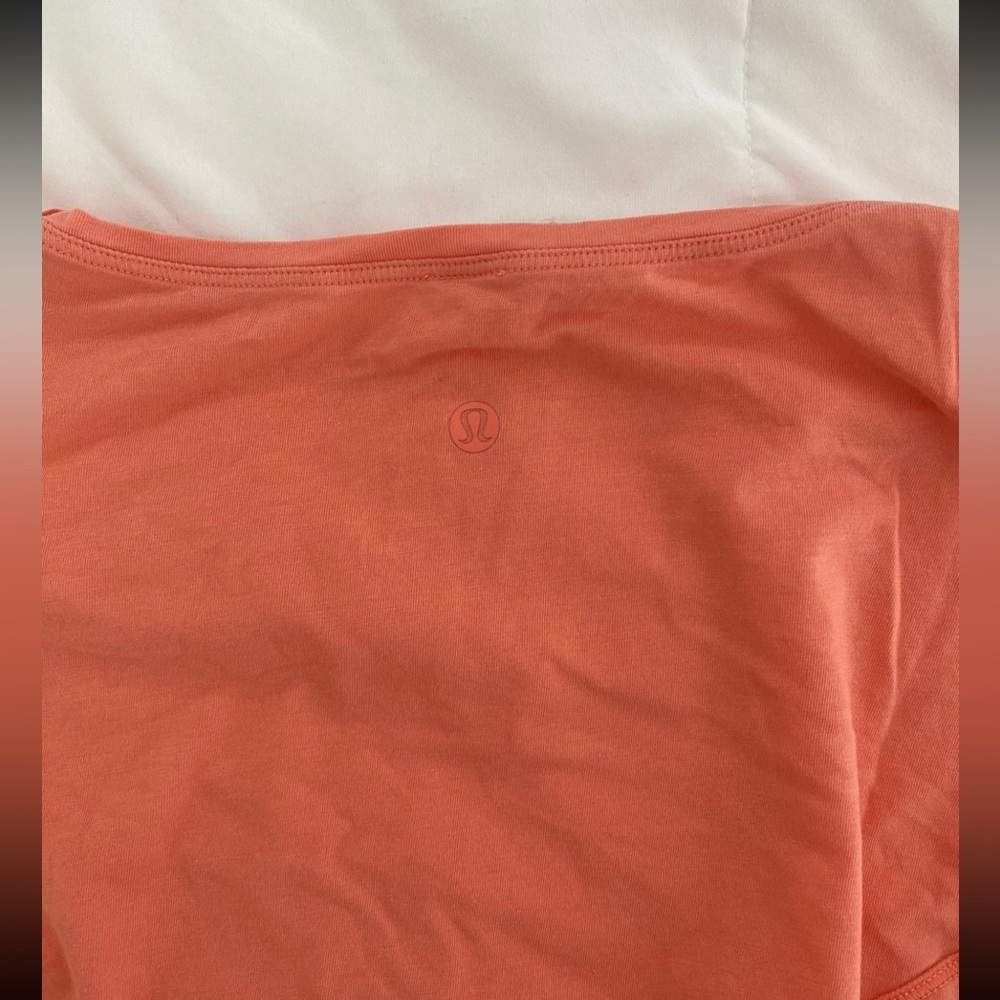 Lululemon Back In Action T-Shirt - Picture 3 of 4